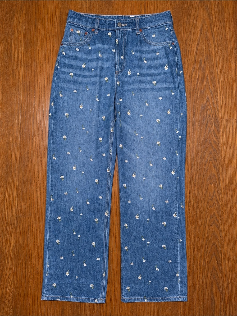 Source Unknown Blue Straight-Leg Jeans with Daisy Embroidery Sz 31 NWOT